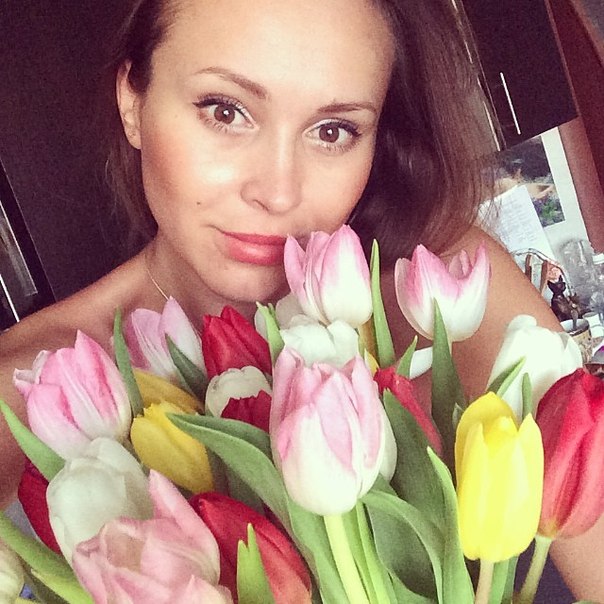 Photos of Russian dating scammers